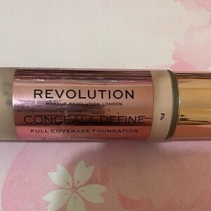Revolution Conceal & Define Foundation - F4